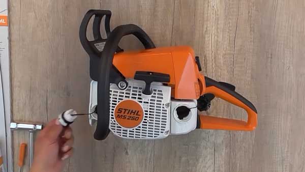 Stihl MS 250 Chainsaw